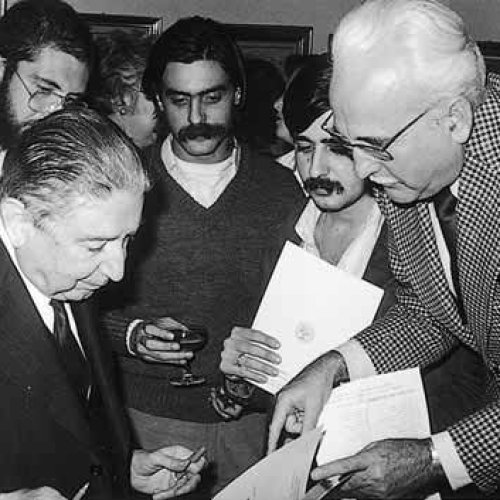 Con el doctor Falero en la exposición celebrada en el Ateneo de Madrid en 1978.